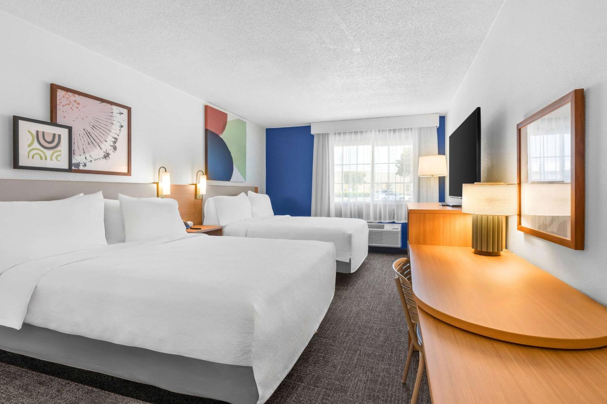 Spark By Hilton Modesto Eksteriør bilde