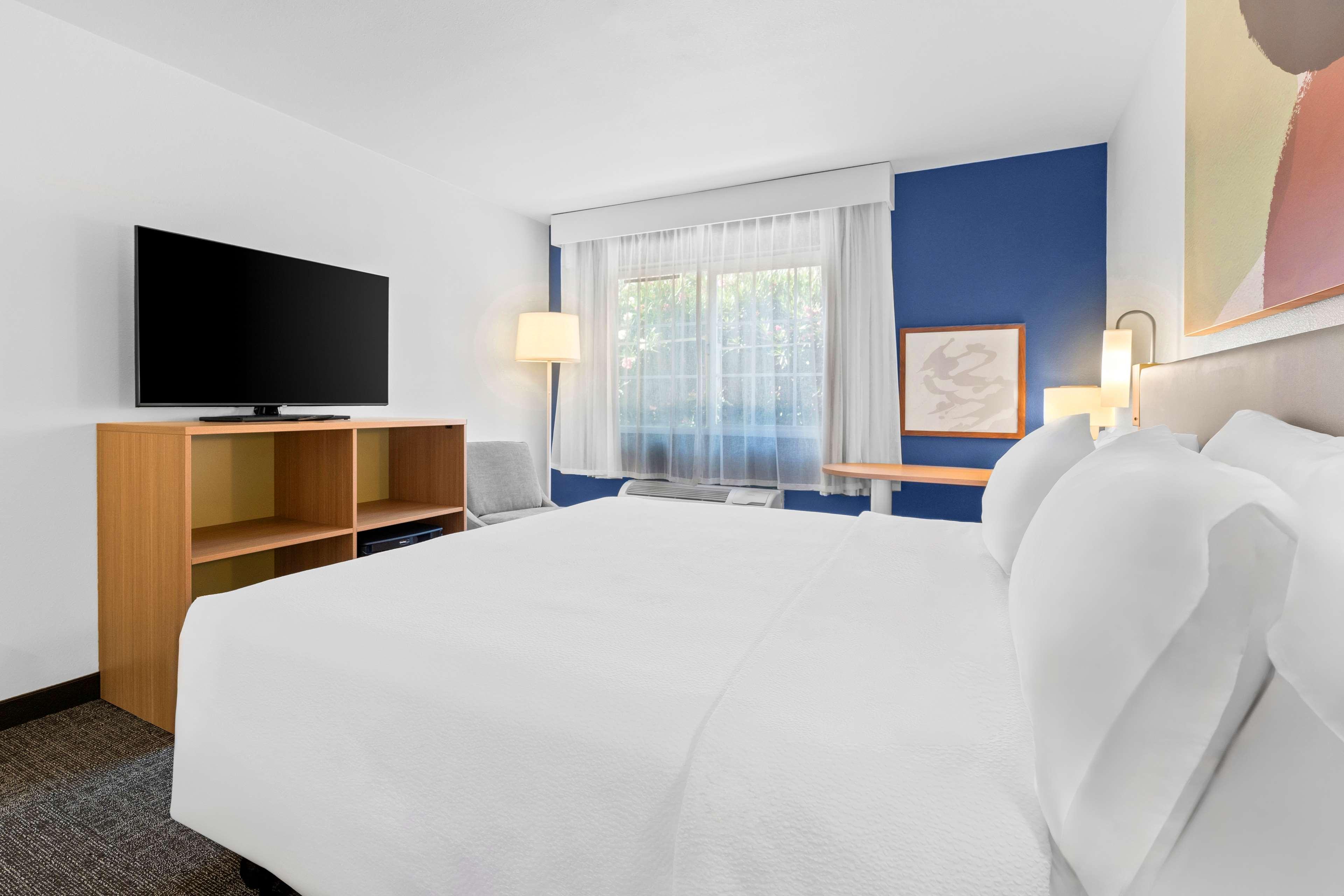 Spark By Hilton Modesto Eksteriør bilde